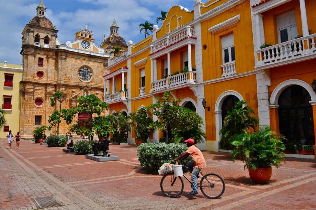 Visitar a Igreja e Faculdade de Santo Domingo em Cartagena das Índias