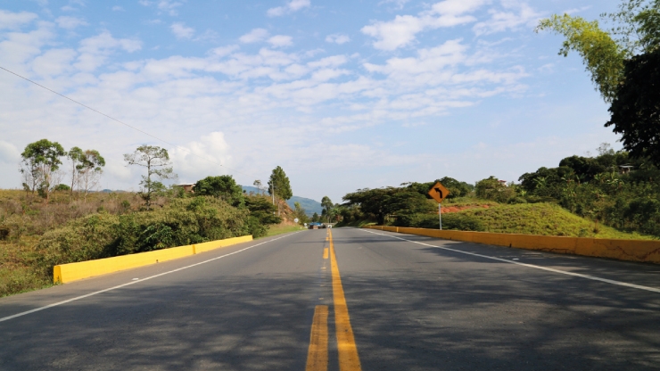 Avenidas e rodovias na Colômbia