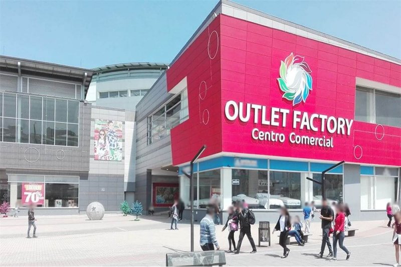 Entrada do Outlet Factory Mall em Bogotá