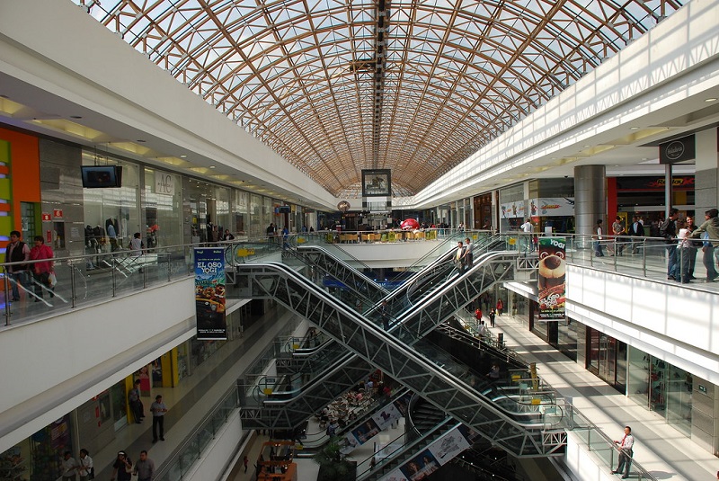 Interior do Centro Comercial Gran Estacion em Bogotá