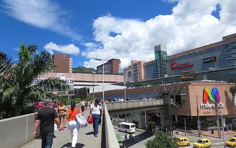Entrada do Shopping Mayorca em Medellín