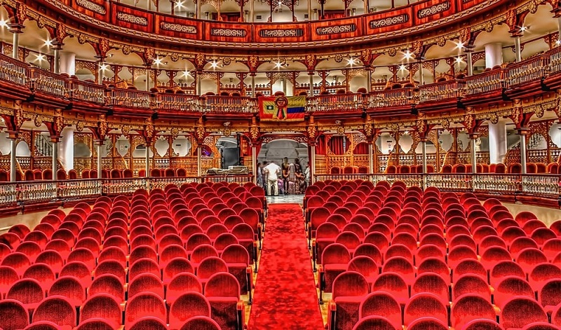 Área interna do Teatro Heredia Adolfo Mejía em Cartagena