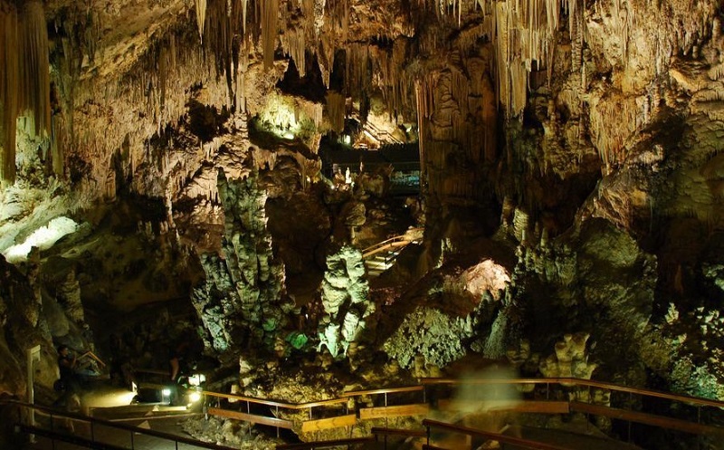 Vista de dentro da cova na Caverna de Morgan em San Andrés