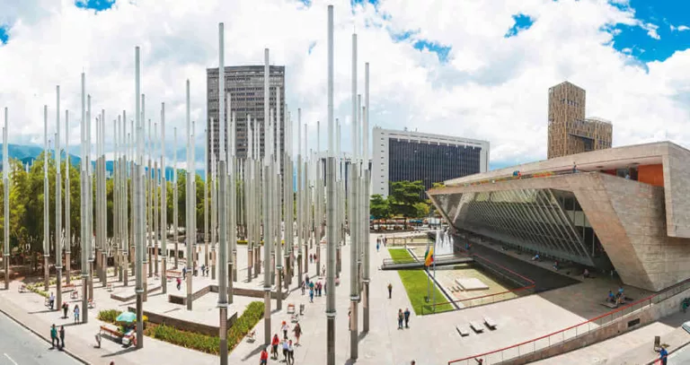 Fuso horário de Medellín X Brasil