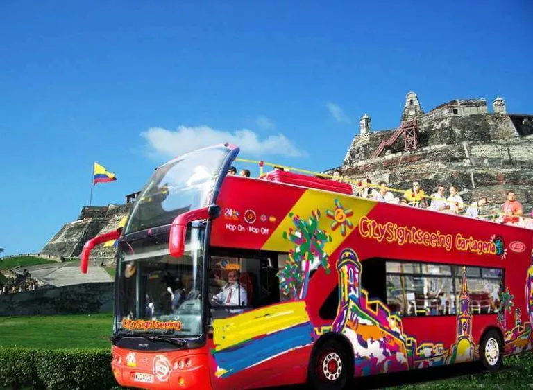 Passeio de ônibus turístico em Cartagena