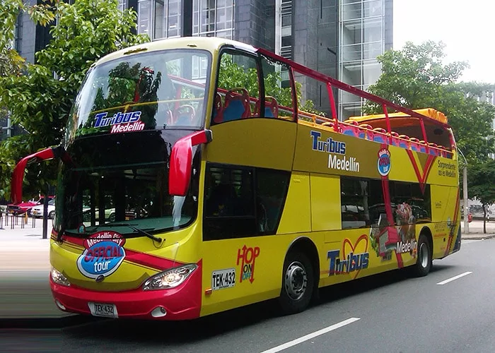 Passeio de ônibus turístico em Medellín