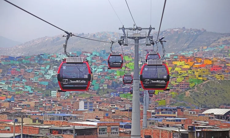 BOGOTA, COLOMBIA - MARCH 19: Nearly empty cable cars are seen in Bogota, Colombia on March 19, 2020.  Bogota Mayor Claudia Lopez announced a four-day quarantine drill to test the capacity of the city to self-isolate during the coronavirus outbreak. Lokman Ilhan / Anadolu Agency (Photo by Lokman Ilhan / ANADOLU AGENCY / Anadolu Agency via AFP)