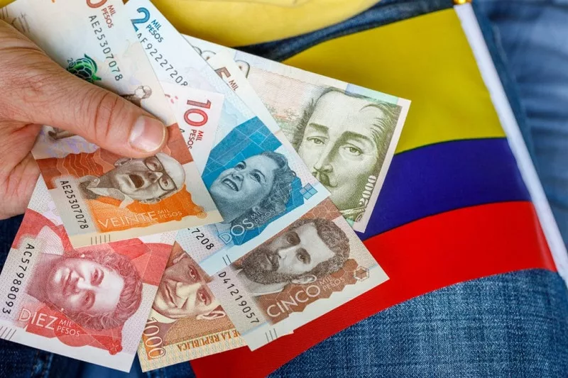 Pesos colombianos