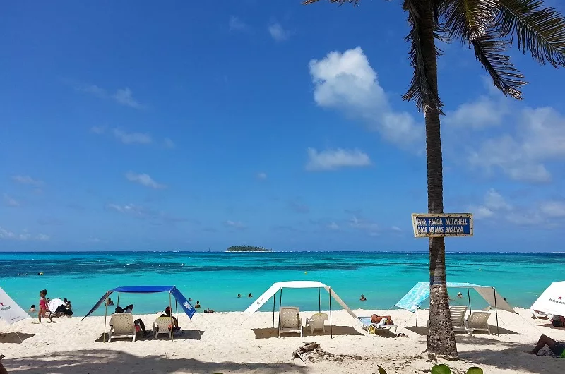 Praia Peatonal em San Andrés na Colômbia