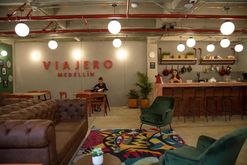 Cozinha do Viajero Hostel em Medellín